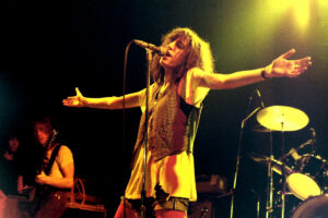 Read more about the article Patti Smith: The High Priestess of Punk Poetry